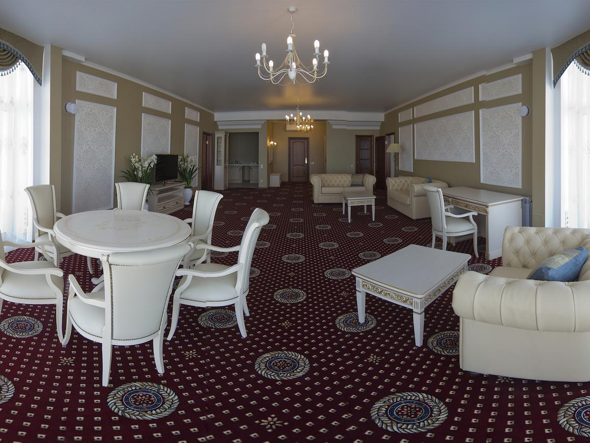 Rivera Khabarovsk Hotel Buitenkant foto